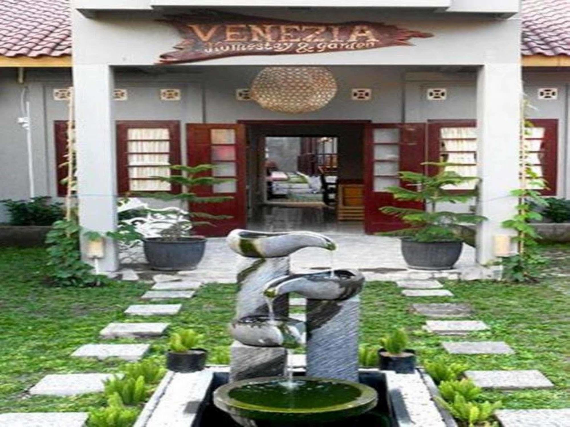 Venezia Homestay And Garden Джок'якарта Екстер'єр фото